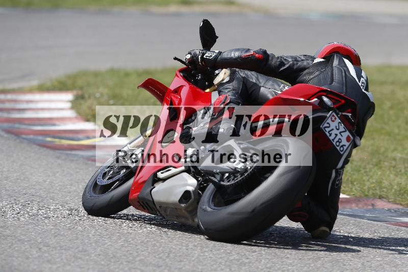 /27 12.06.2025 Ducati Schweiz Trackday Warmup  ADR/gelb-jeaune/19-2